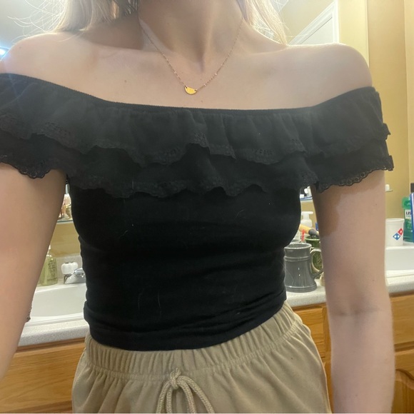 Black off the shoulder top - Picture 1 of 4